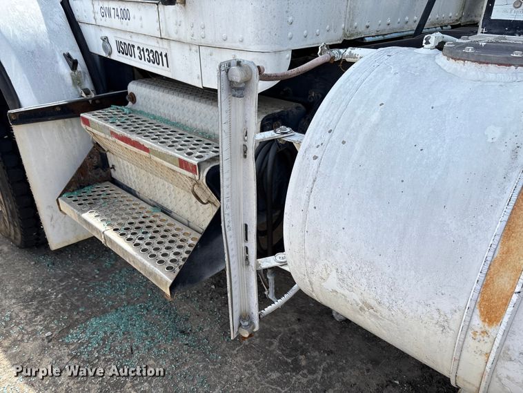 image for item FB3270 2005 Kenworth T800 ready mix truck