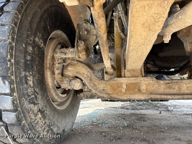 image for item FB3270 2005 Kenworth T800 ready mix truck