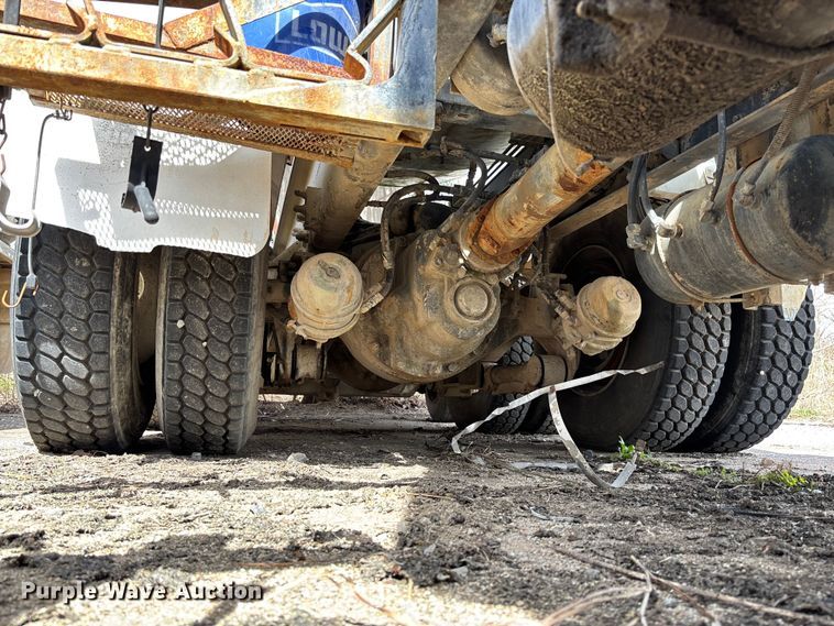 image for item FB3270 2005 Kenworth T800 ready mix truck
