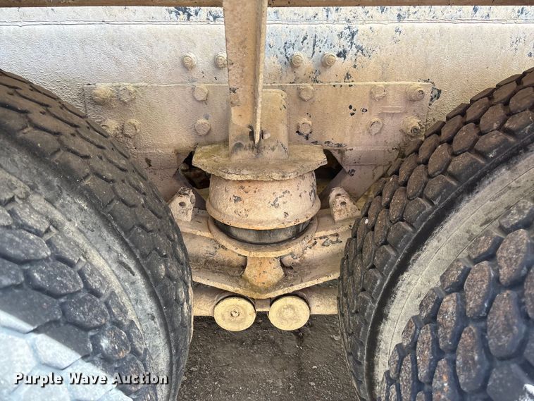 image for item FB3270 2005 Kenworth T800 ready mix truck