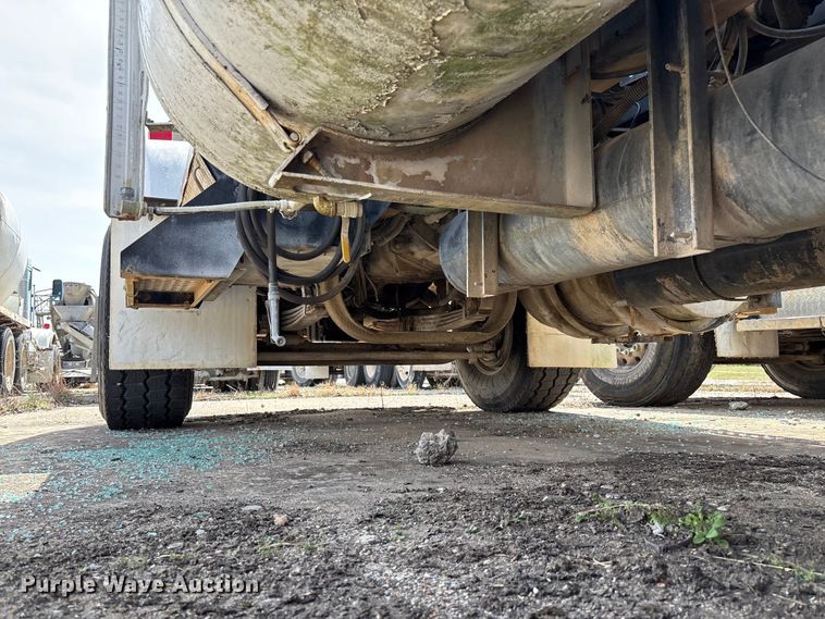 image for item FB3270 2005 Kenworth T800 ready mix truck