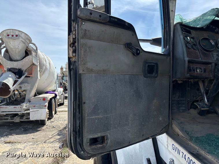 image for item FB3270 2005 Kenworth T800 ready mix truck