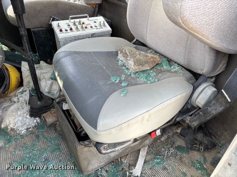 image for item FB3270 2005 Kenworth T800 ready mix truck