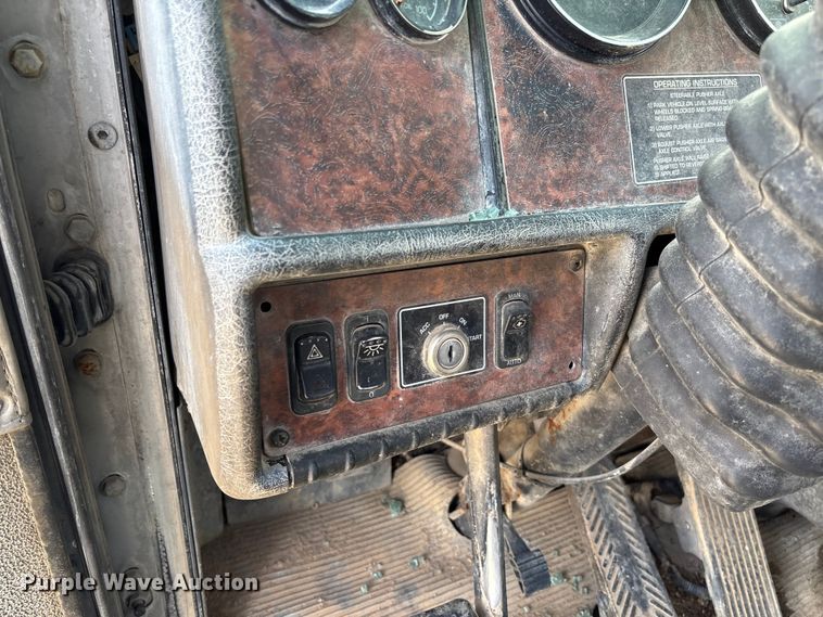 image for item FB3270 2005 Kenworth T800 ready mix truck