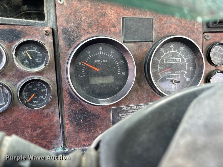 image for item FB3270 2005 Kenworth T800 ready mix truck