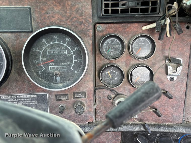image for item FB3270 2005 Kenworth T800 ready mix truck