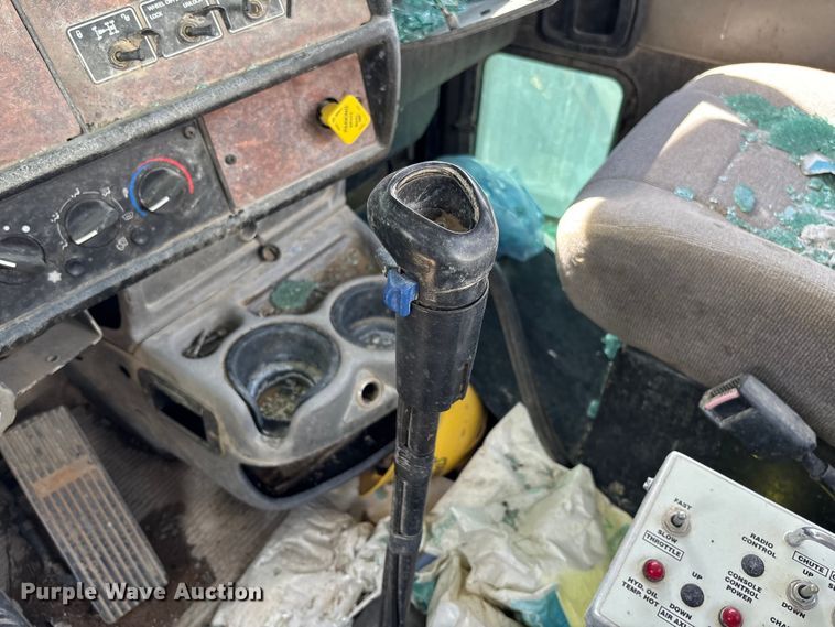 image for item FB3270 2005 Kenworth T800 ready mix truck