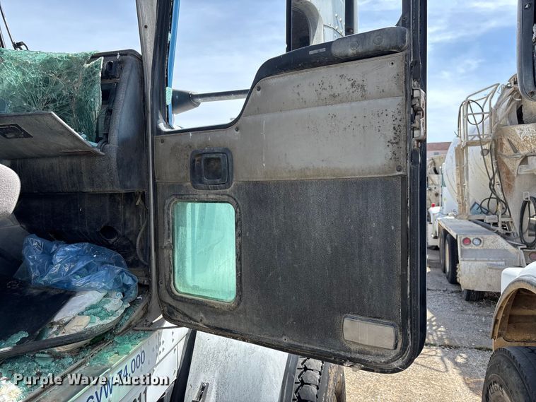 image for item FB3270 2005 Kenworth T800 ready mix truck