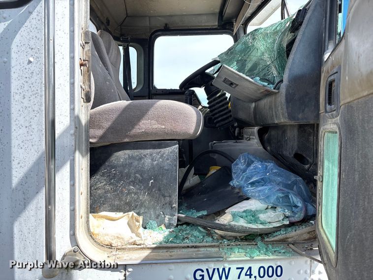 image for item FB3270 2005 Kenworth T800 ready mix truck