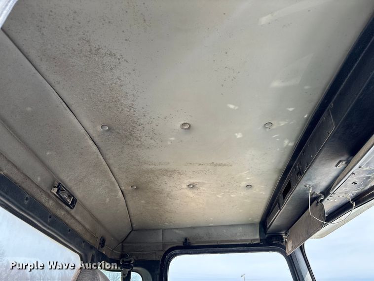 image for item FB3270 2005 Kenworth T800 ready mix truck