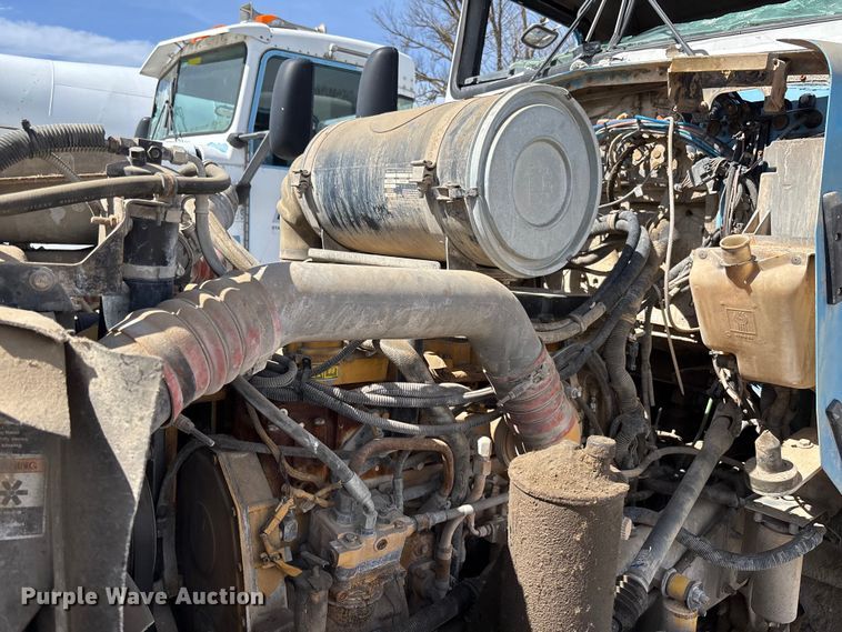 image for item FB3270 2005 Kenworth T800 ready mix truck
