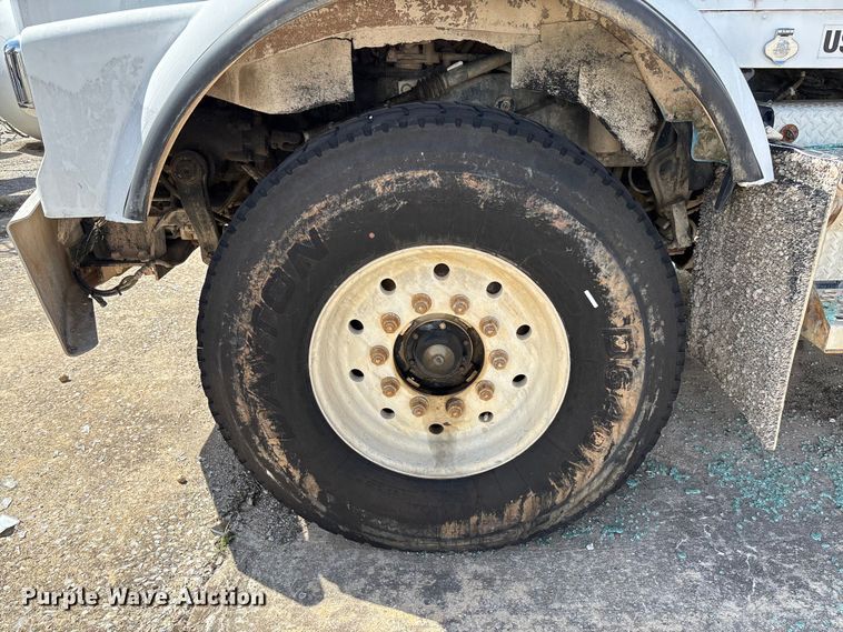 image for item FB3270 2005 Kenworth T800 ready mix truck