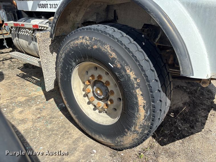 image for item FB3270 2005 Kenworth T800 ready mix truck
