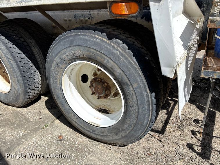 image for item FB3270 2005 Kenworth T800 ready mix truck