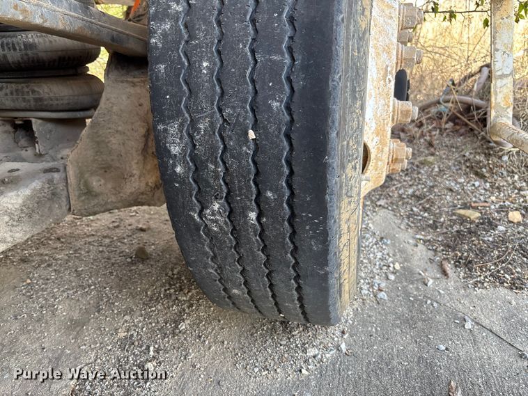 image for item FB3270 2005 Kenworth T800 ready mix truck