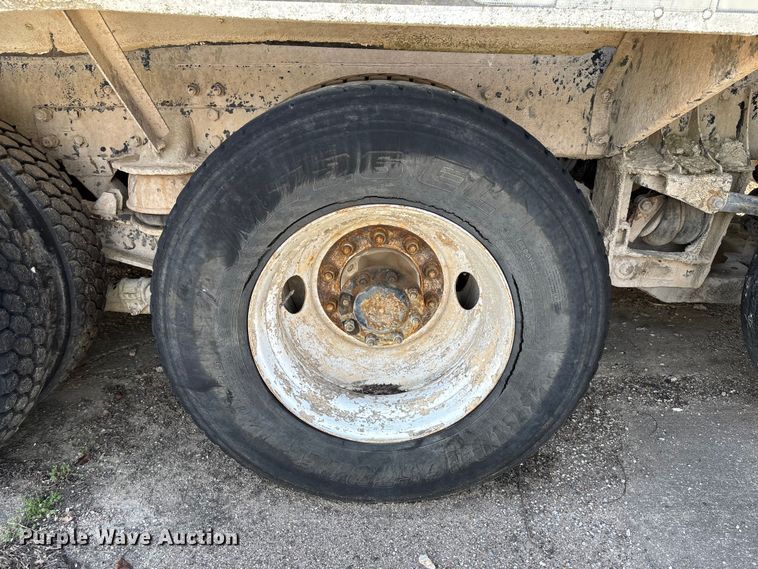 image for item FB3270 2005 Kenworth T800 ready mix truck
