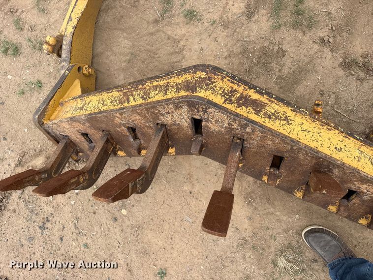 image for item FB6776 Motor grader scarifier attachment