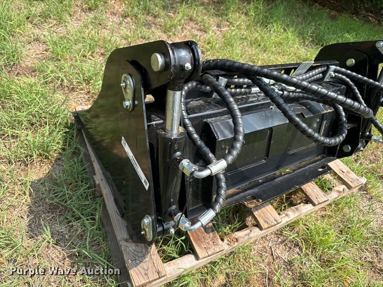 image for item FB6861 Skid steer bucket