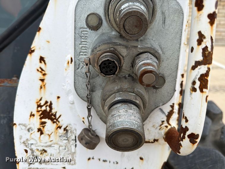 image for item FB8218 2014 Bobcat S650 skid steer loader