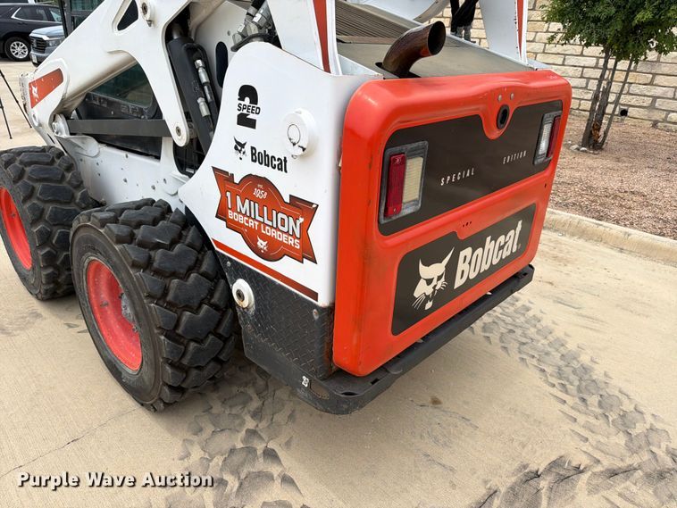 image for item FB8218 2014 Bobcat S650 skid steer loader