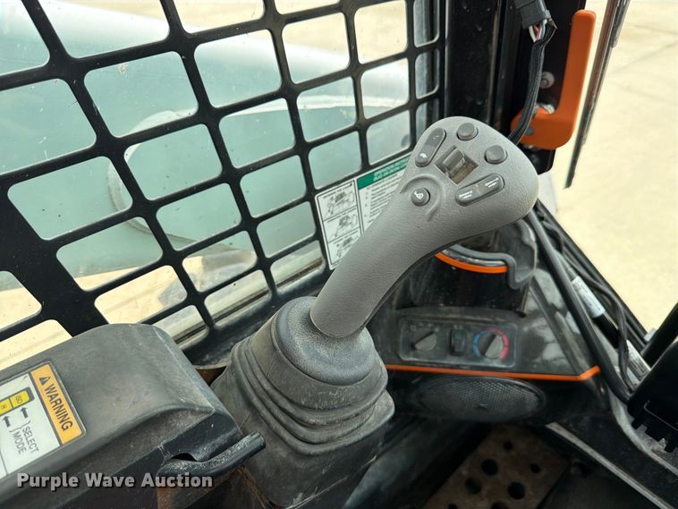 image for item FB8218 2014 Bobcat S650 skid steer loader