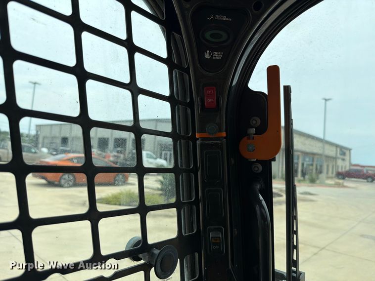 image for item FB8218 2014 Bobcat S650 skid steer loader