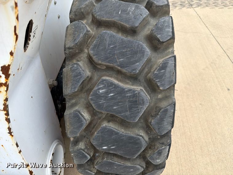 image for item FB8218 2014 Bobcat S650 skid steer loader