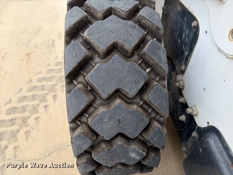 image for item FB8218 2014 Bobcat S650 skid steer loader
