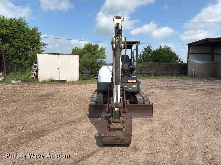 image for item FB8220 2011 Bobcat E45 mini excavator