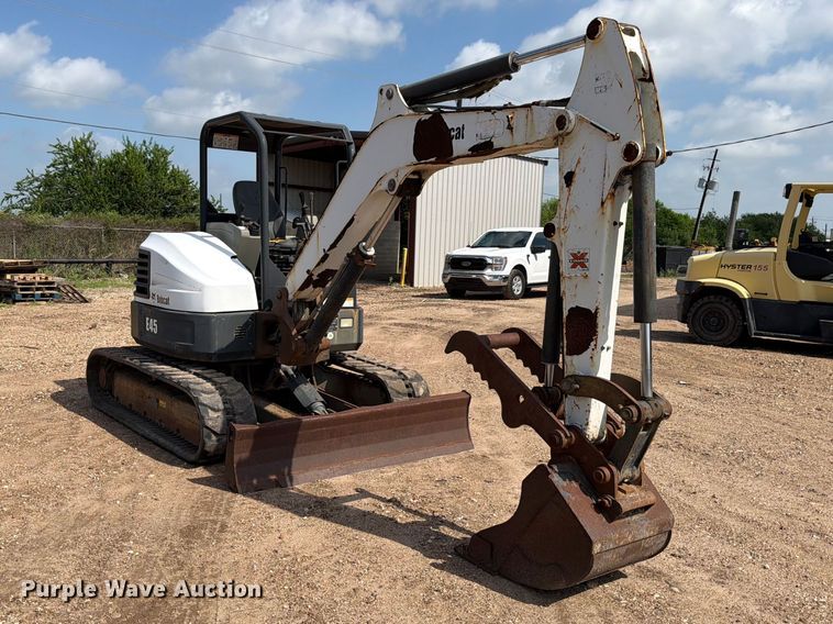 image for item FB8220 2011 Bobcat E45 mini excavator