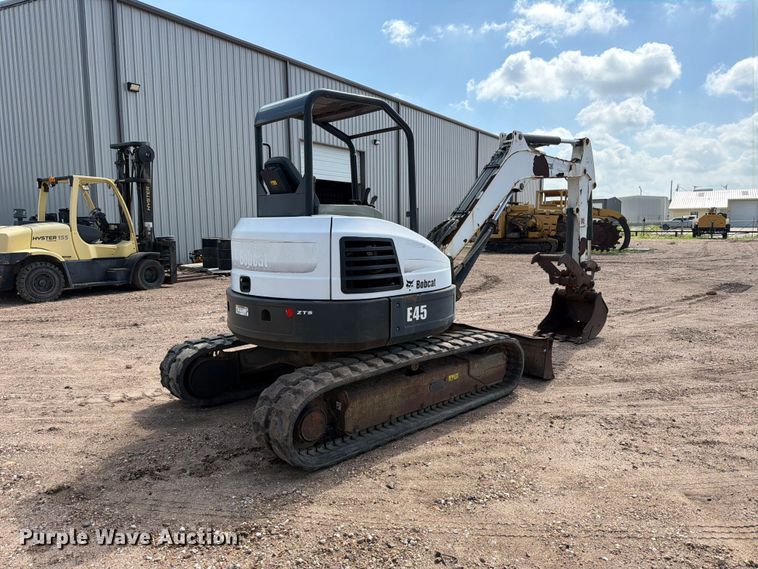image for item FB8220 2011 Bobcat E45 mini excavator