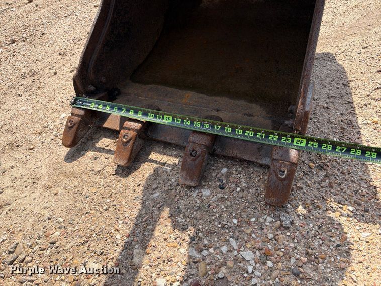 image for item FB8220 2011 Bobcat E45 mini excavator