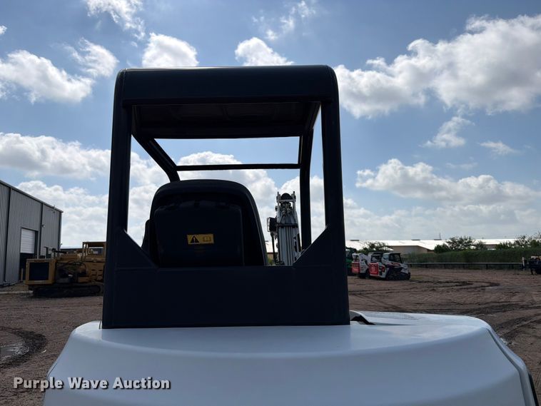 image for item FB8220 2011 Bobcat E45 mini excavator