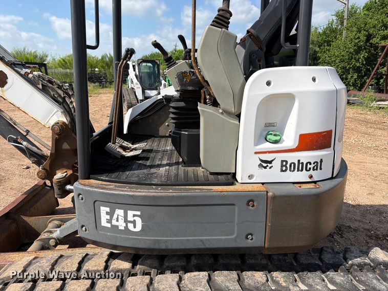 image for item FB8220 2011 Bobcat E45 mini excavator