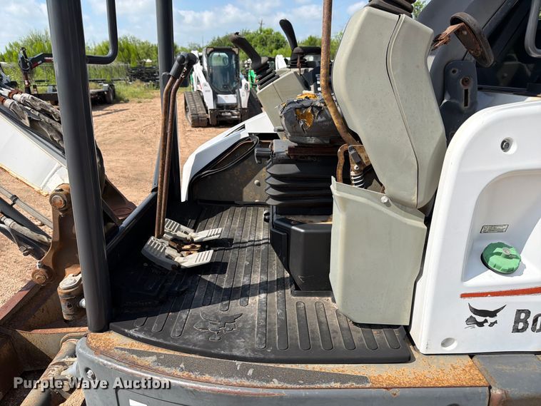 image for item FB8220 2011 Bobcat E45 mini excavator