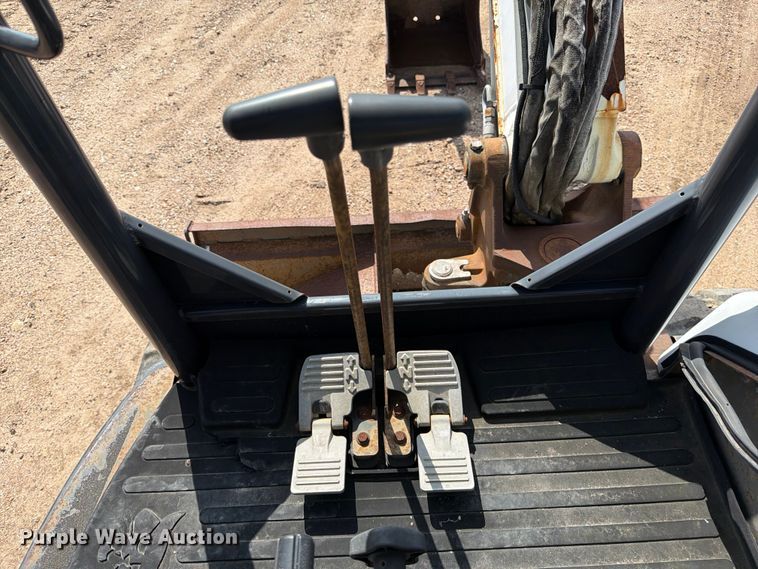 image for item FB8220 2011 Bobcat E45 mini excavator
