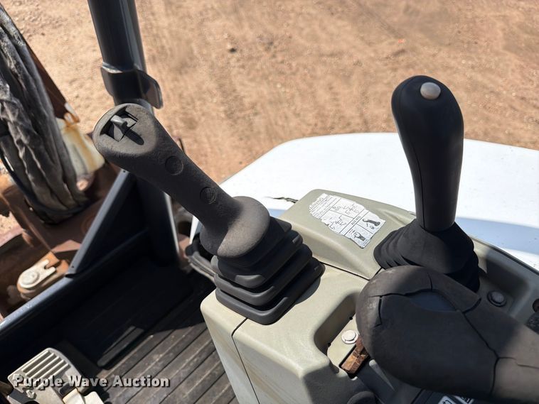 image for item FB8220 2011 Bobcat E45 mini excavator