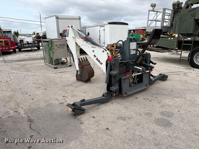 image for item FB8226 Bobcat 8811 skid steer backhoe