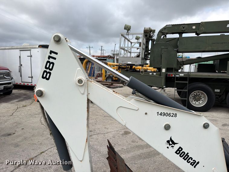 image for item FB8226 Bobcat 8811 skid steer backhoe