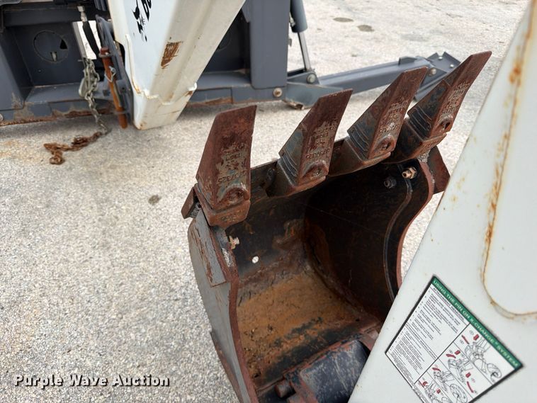 image for item FB8226 Bobcat 8811 skid steer backhoe