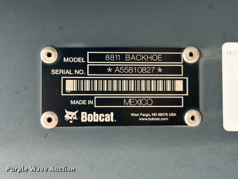 image for item FB8226 Bobcat 8811 skid steer backhoe