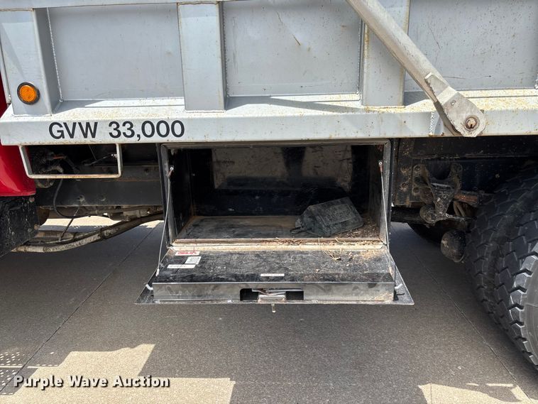 image for item FC1634 2005 Ford F750 Super Duty XLT dump truck