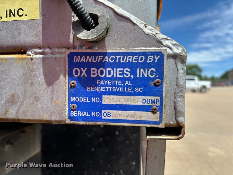 image for item FC1634 2005 Ford F750 Super Duty XLT dump truck