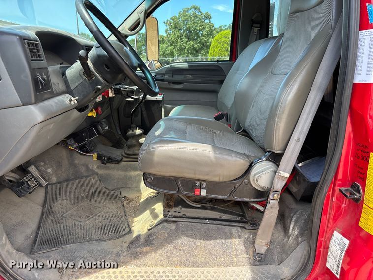 image for item FC1634 2005 Ford F750 Super Duty XLT dump truck