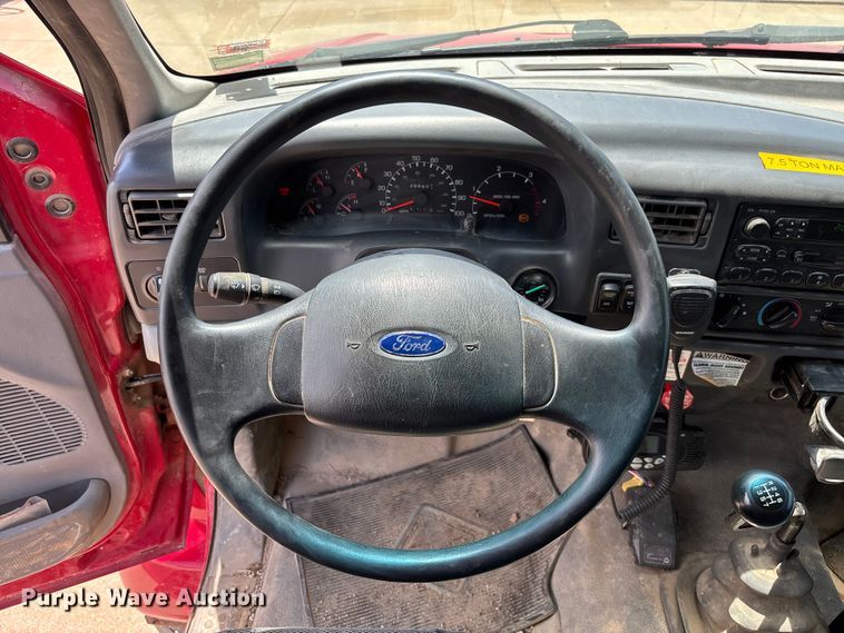 image for item FC1634 2005 Ford F750 Super Duty XLT dump truck