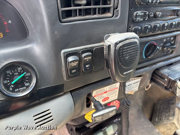 image for item FC1634 2005 Ford F750 Super Duty XLT dump truck