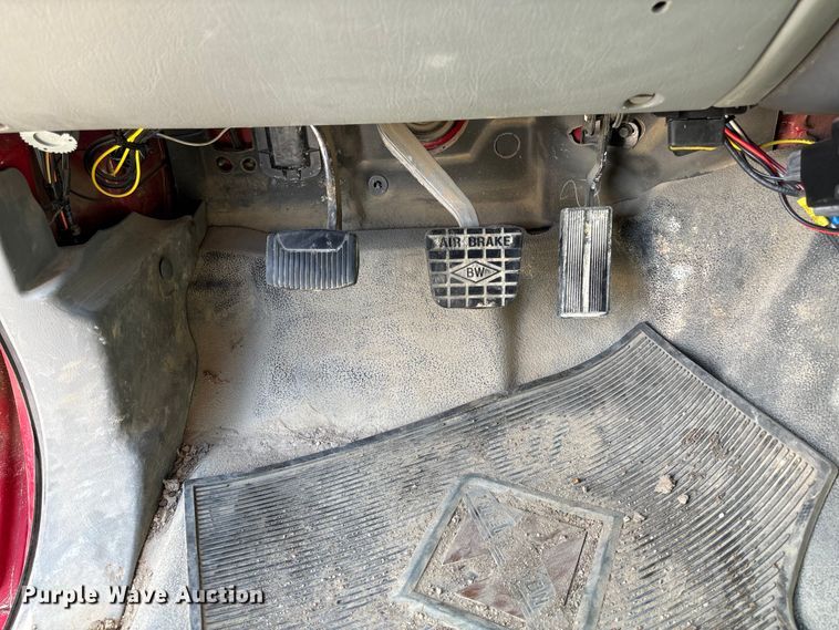 image for item FC1634 2005 Ford F750 Super Duty XLT dump truck