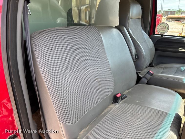 image for item FC1634 2005 Ford F750 Super Duty XLT dump truck