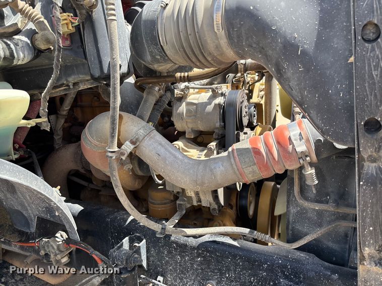 image for item FC1634 2005 Ford F750 Super Duty XLT dump truck