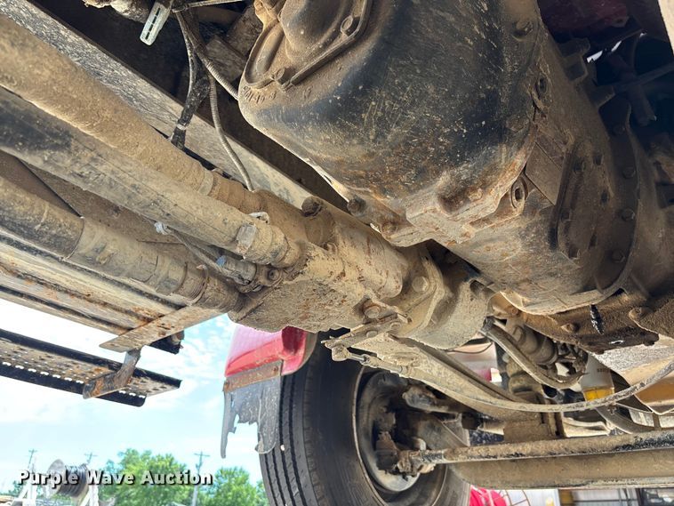 image for item FC1634 2005 Ford F750 Super Duty XLT dump truck